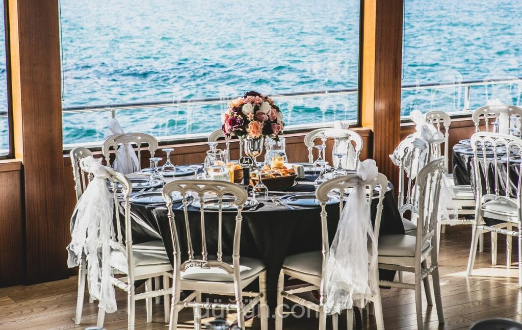 wedding on the boat
